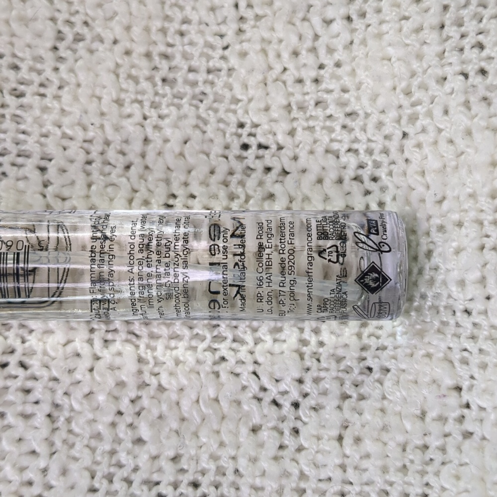 Sentier Esteemed Musk Eau de Parfum Travel Spray, 10ml/0.34fl oz - Picture 3 of 10